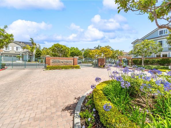 20851 Cabrillo Lane, Huntington Beach CA 92646