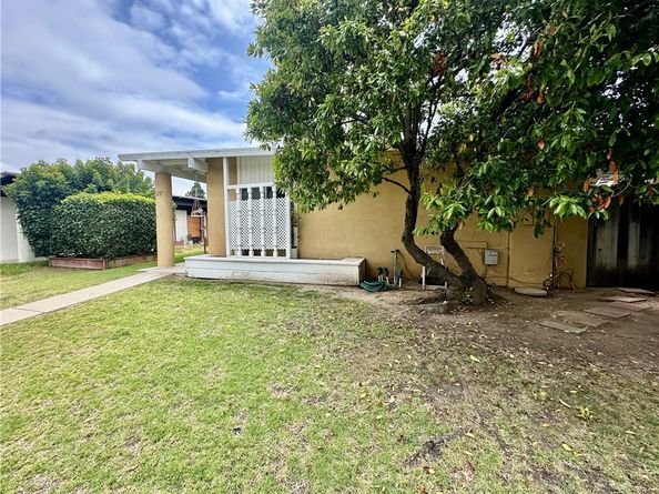 117 Clearbrook Lane, Costa Mesa CA 92626
