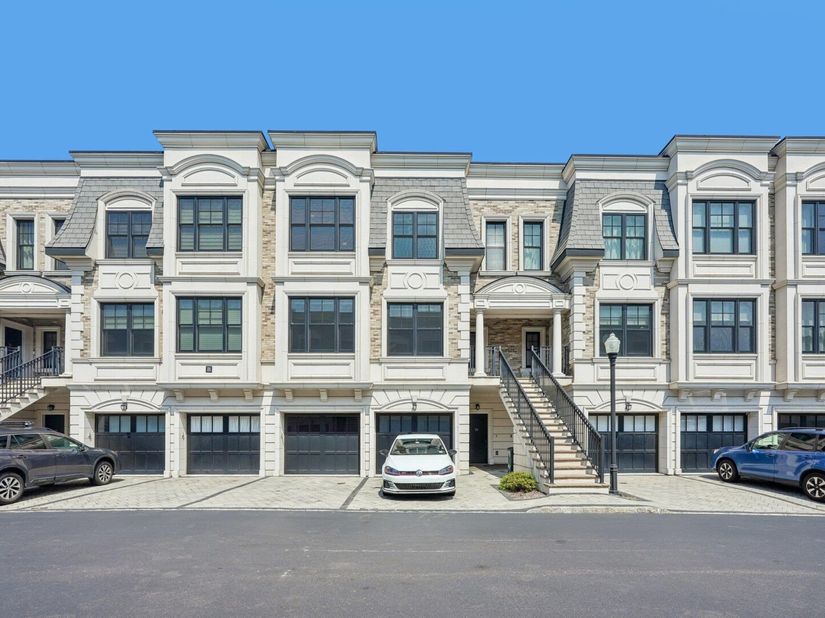 20 Marquis Court 20, Edgewater NJ 07020