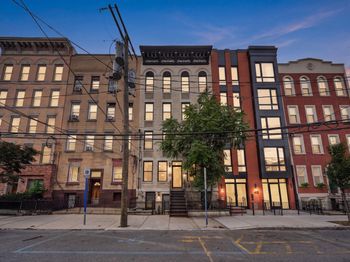 416 Monroe St