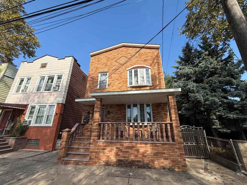 212 Mcadoo Ave, Jersey City NJ 07305
