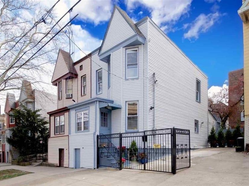 142 Romaine Ave, Jersey City NJ 07306