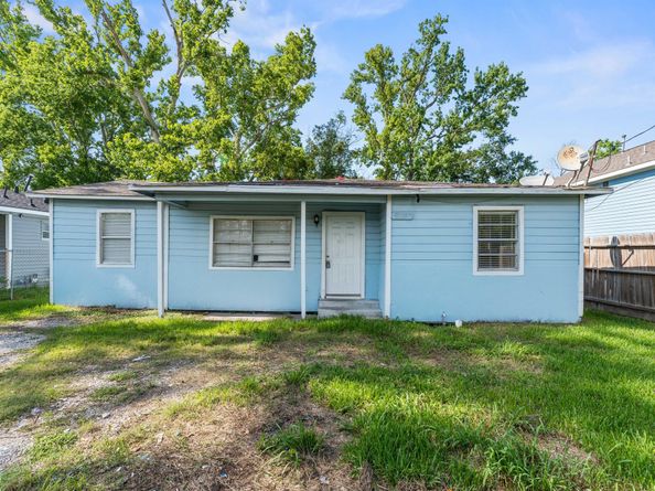 8121 Woodlyn Road, Houston TX 77028