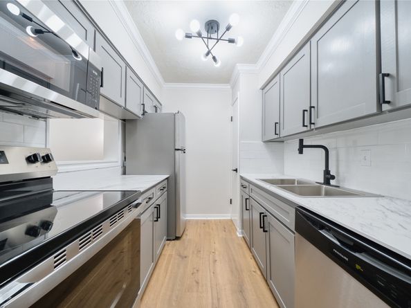 3224 Timmons Lane 157, Houston TX 77027