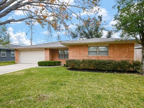 1406 Foxwood Road, Houston TX 77008
