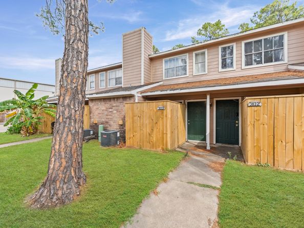 7402 Alabonson Road 303, Houston TX 77088