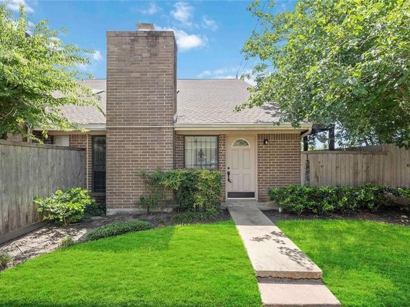 13882 Hollowgreen Drive 810, Houston TX 77082