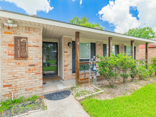 9418 Beverlyhill Street, Houston TX 77063