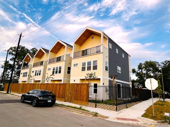 3104 Arlington Street, Houston TX 77018