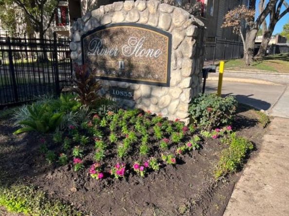 10855 Meadowglen Lane 901, Houston TX 77042