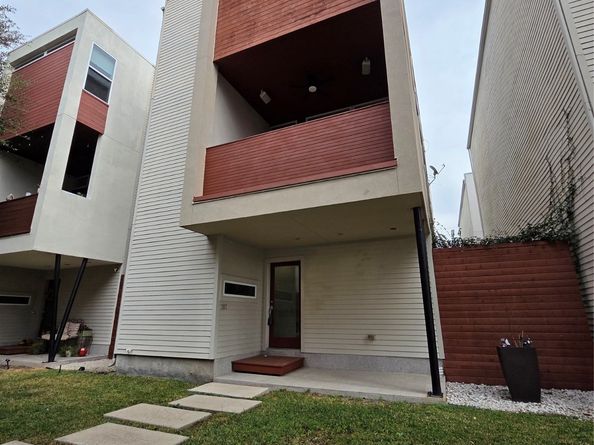 1107 W 17th Street, Houston TX 77008