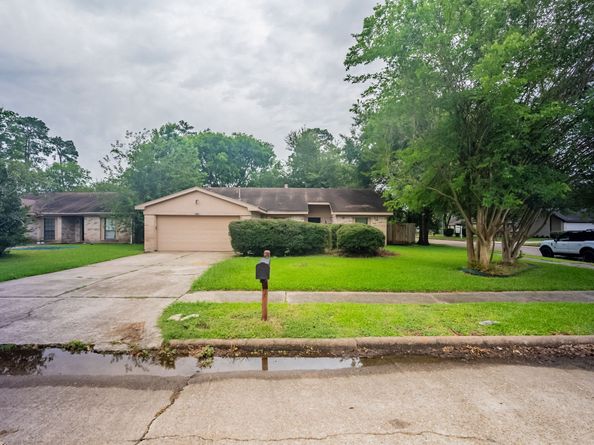 2302 Peaceful Valley Drive, Spring TX 77373