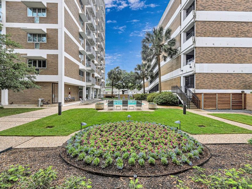 3600 Montrose Boulevard 207, Houston TX 77006