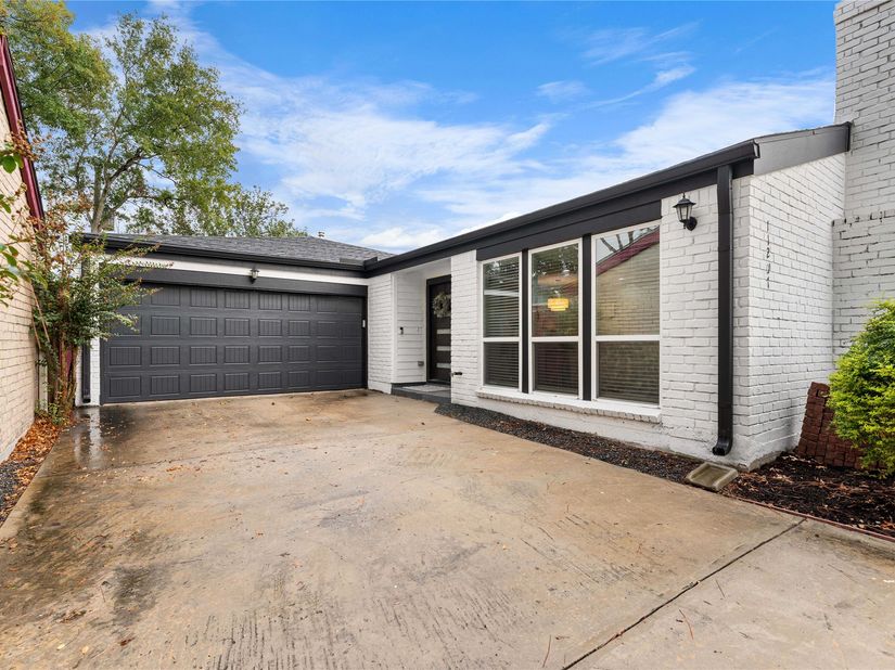 11207 Wood Lodge Drive, Houston TX 77077