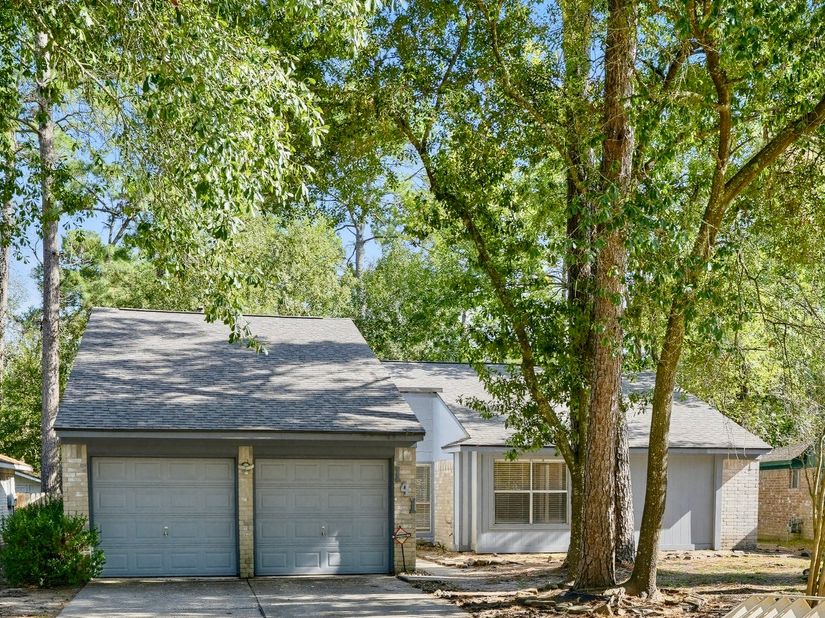 141 W Woodstock Circle Drive, The Woodlands TX 77381