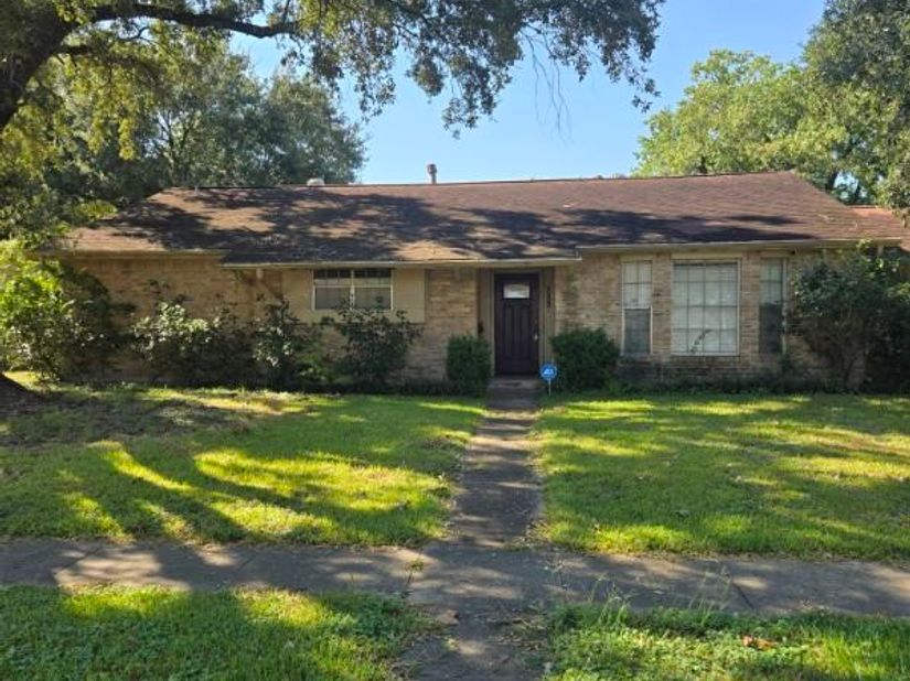5811 Ludington Drive, Houston TX 77035