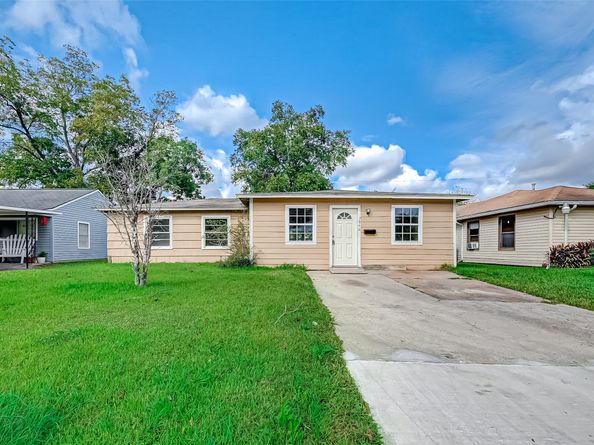 7946 Jutland Road, Houston TX 77033