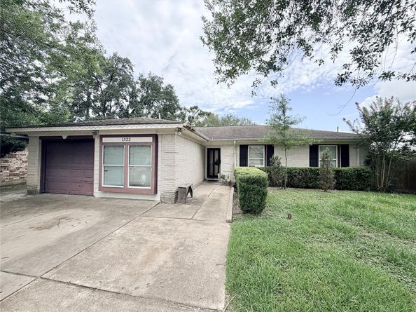 1322 Saddle Rock Drive, Houston TX 77088