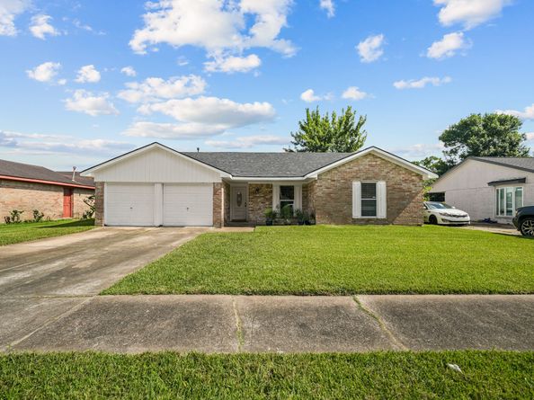 9911 Sageaspen Lane, Houston TX 77089