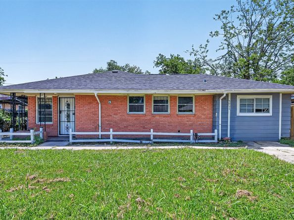 5934 Belmark Street, Houston TX 77033