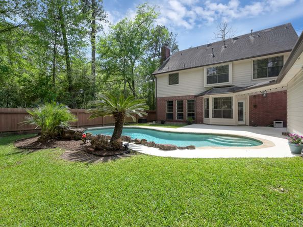 2 S Duskwood Place, The Woodlands TX 77381