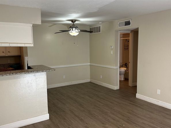 9550 Deering Drive 405, Houston TX 77036