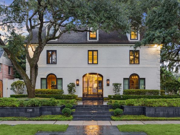 2249 Pelham Drive, Houston TX 77019