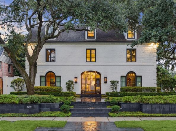 2249 Pelham Drive, Houston TX 77019