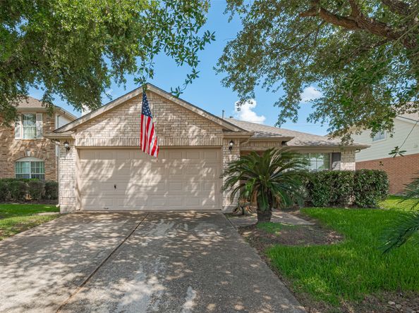 10106 Hollyvine Lane, Houston TX 77089