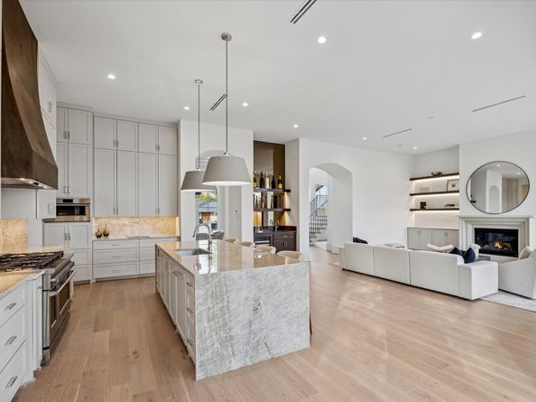 1807 Du Barry Lane, Houston TX 77018