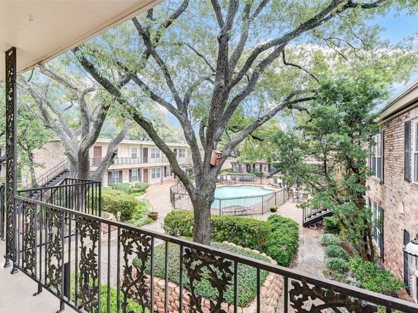 3224 Timmons Lane 166, Houston TX 77027