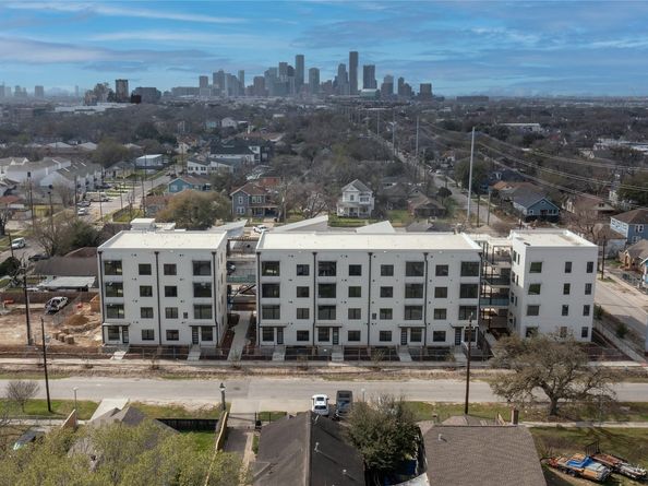 114 Delmar Street Street 102, Houston TX 77011