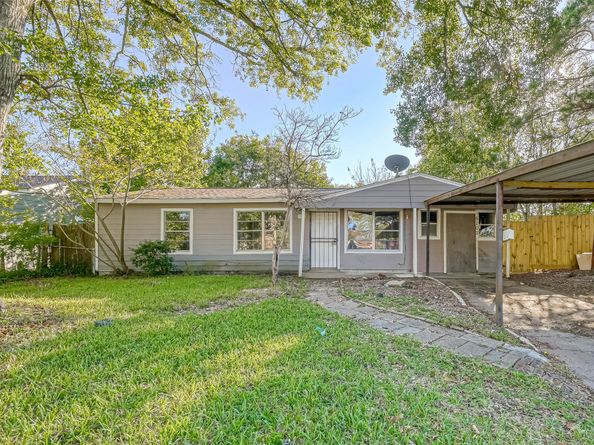 5102 Lyndhurst Drive, Houston TX 77033