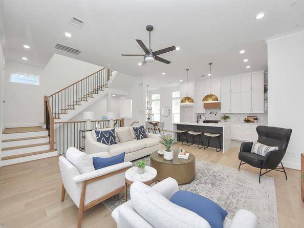 925 Fisher Street E, Houston TX 77018