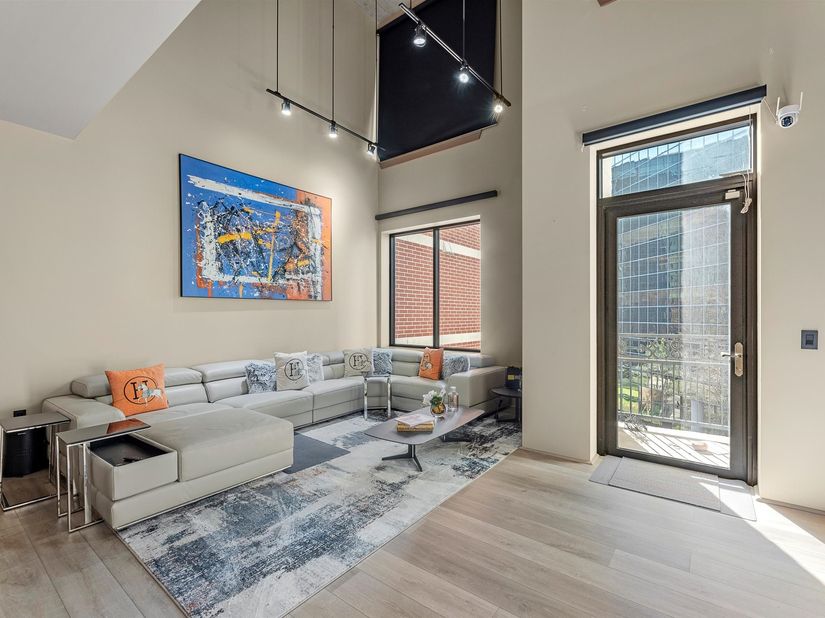 5005 Hidalgo Street Street 613, Houston TX 77056