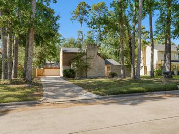 2038 Parkdale Drive