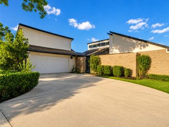 4546 Hickory Downs Drive