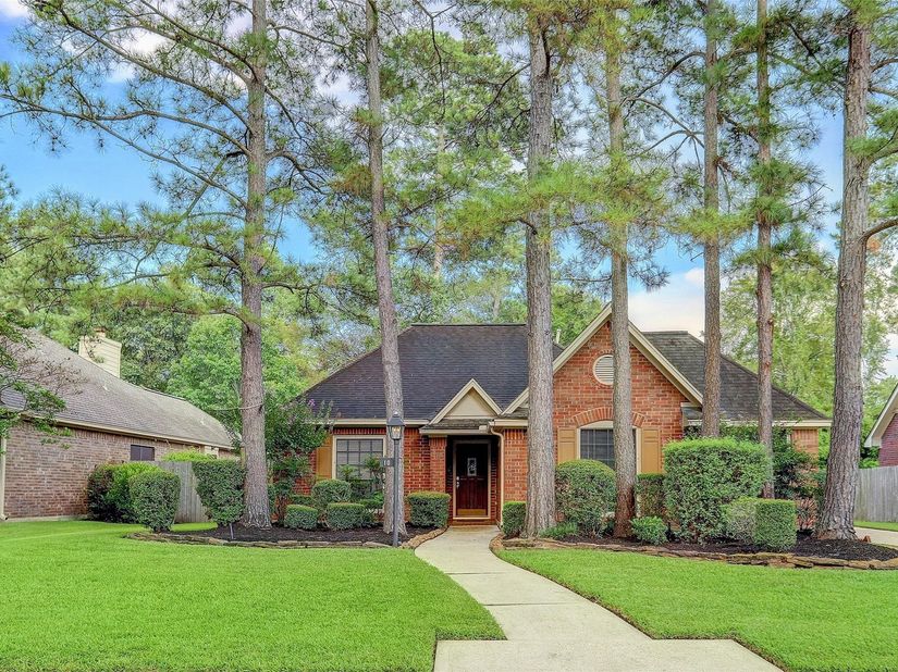 10 Heathstone Place, The Woodlands TX 77381