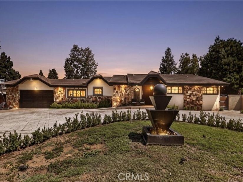 19457 Merridy Street, Northridge (los Angeles) CA 91324