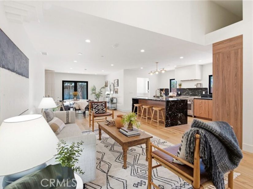 11911 Hartsook, Valley Village CA 91607