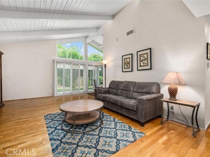 9 Badger Pass, Irvine CA 92604
