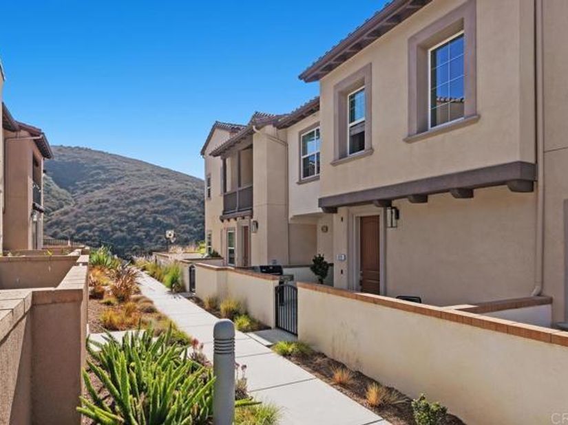 819 Blackstone Drive, San Marcos CA 92078