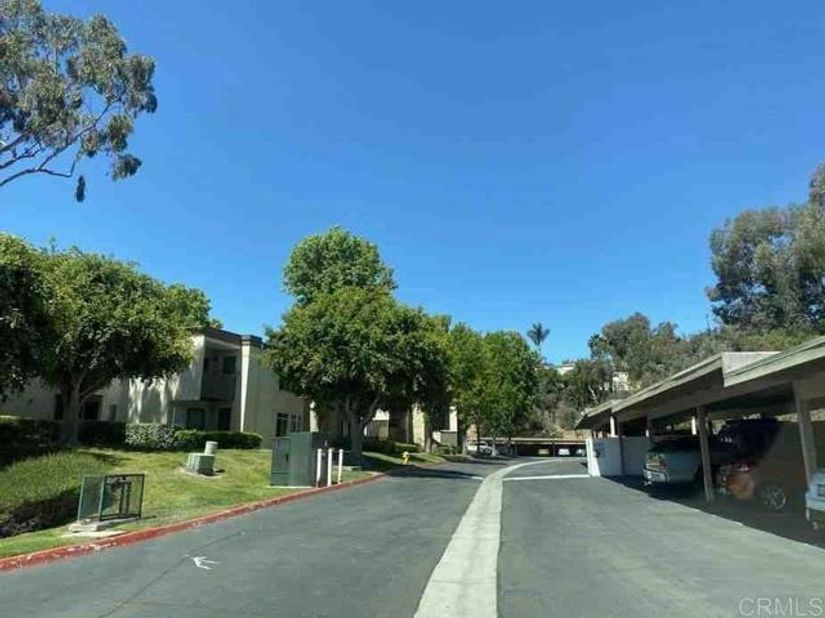 432 Edgehill Lane 15, Oceanside CA 92054