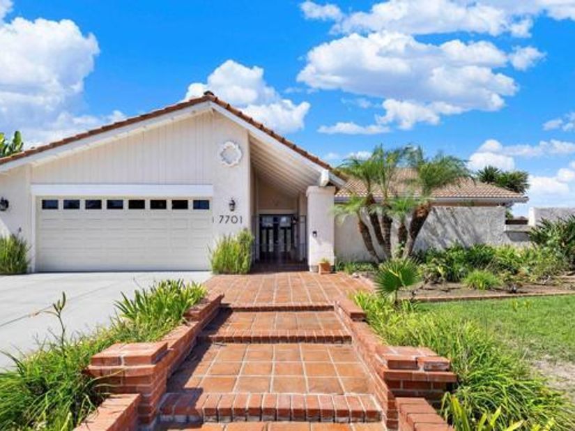 7701 Garboso Pl, Carlsbad CA 92009
