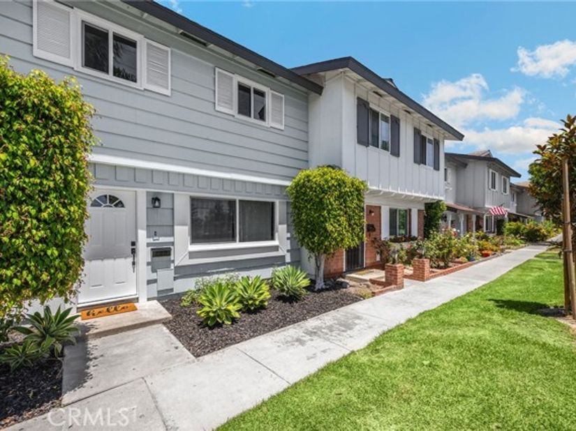 9579 Adams, Huntington Beach CA 92646
