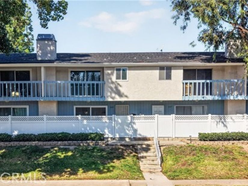 2105 N Derek 3, Fullerton CA 92831