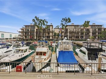 6126 Marina Pacifica