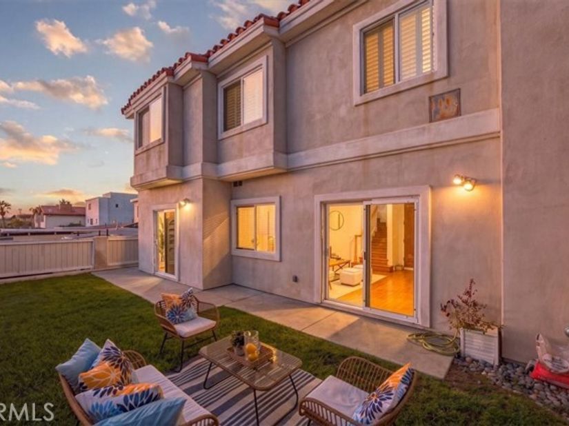 413 N Elena, Redondo Beach CA 90277
