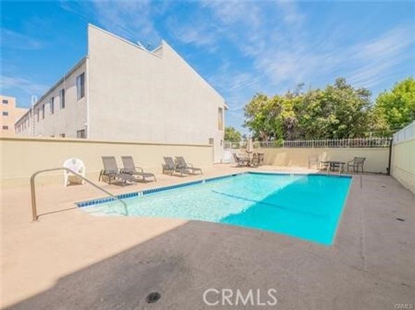 7869 Ventura Canyon Avenue 402, Van Nuys (los Angeles) CA 91402