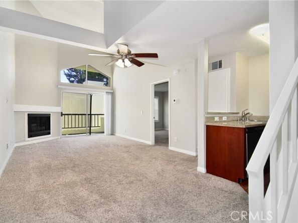 5500 Owensmouth Avenue 311, Woodland Hills (los Angeles) CA 91367